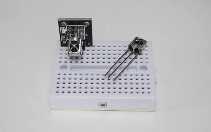 Receptor infrarrojo universal VS1838B y el módulo KY-022 para Arduino